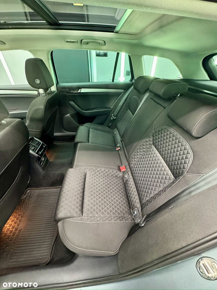 Skoda Superb 2.0 TDI Style DSG - 23