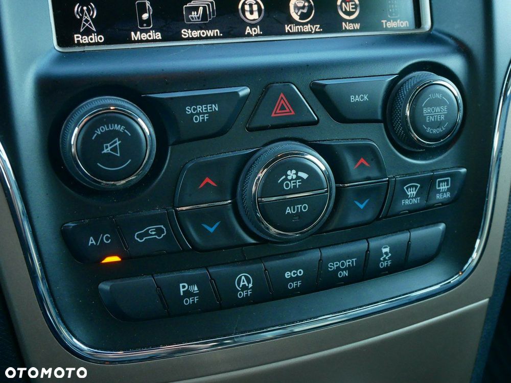 Jeep Grand Cherokee - 22