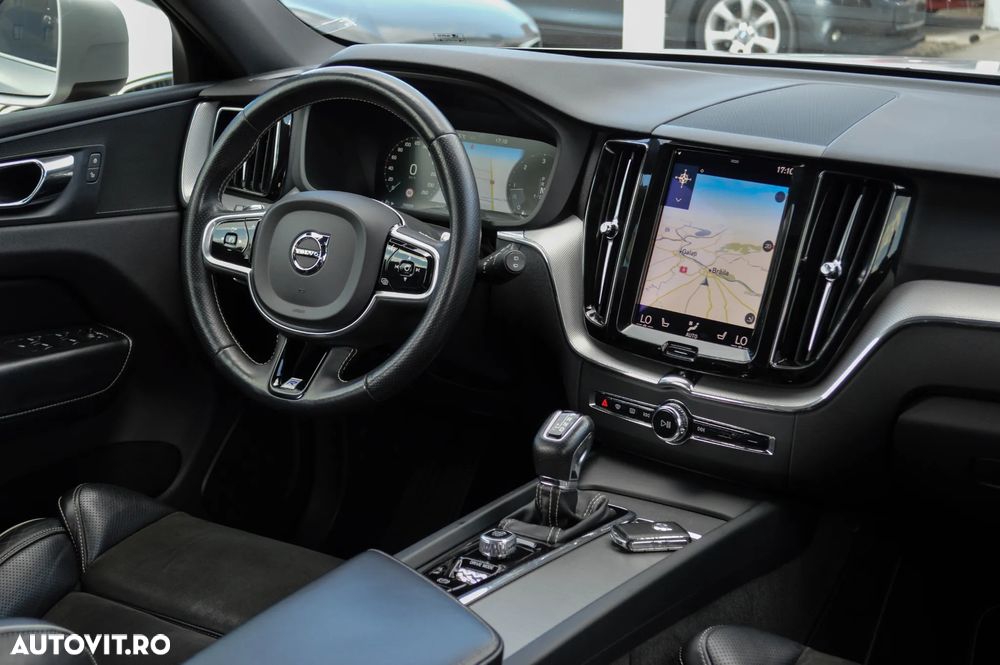 Volvo XC 60 D5 AWD R-Design - 5