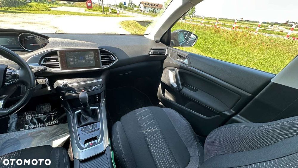 Peugeot 308 1.2 PureTech GPF Allure S&S EAT8 - 30