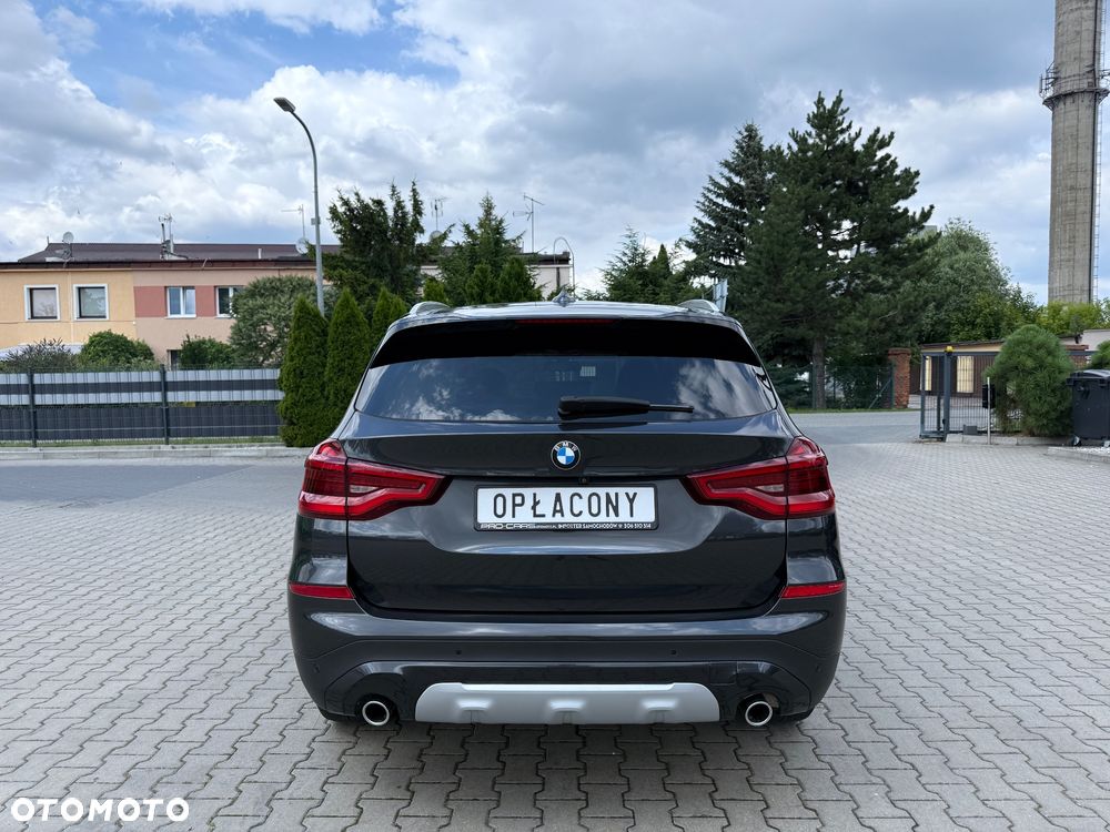 BMW X3 sDrive18d xLine - 11