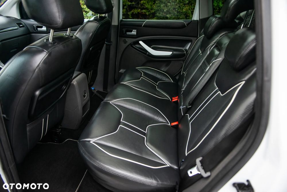 Ford Kuga 2.0 TDCi 4x4 Titanium - 16