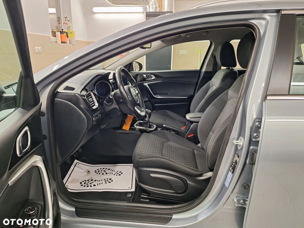 Kia Ceed 1.4 CVVT ISG Dream Team Edition - 16