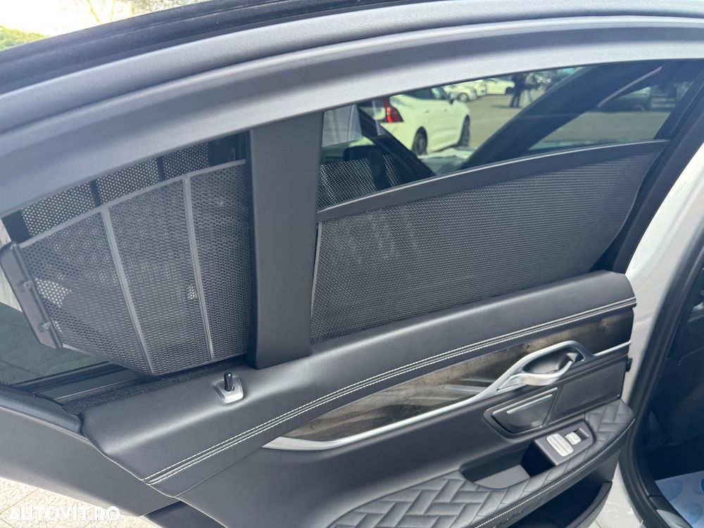 BMW Seria 7 730d xDrive - 32