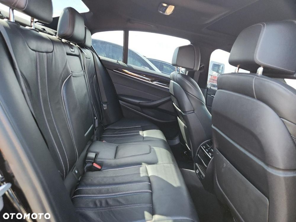 BMW Seria 5 540i xDrive M Sport Edition - 10