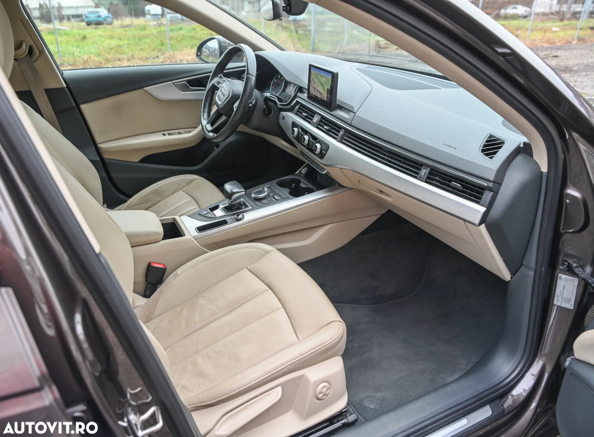 Audi A4 2.0 TDI ultra S tronic Design - 4