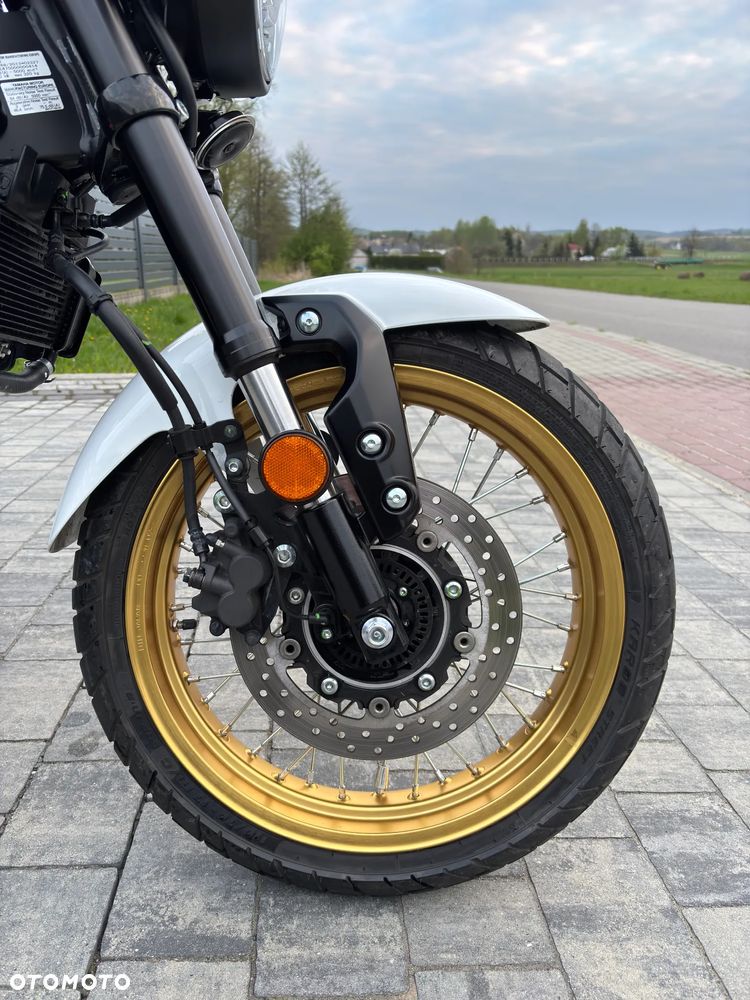 Yamaha XSR - 11