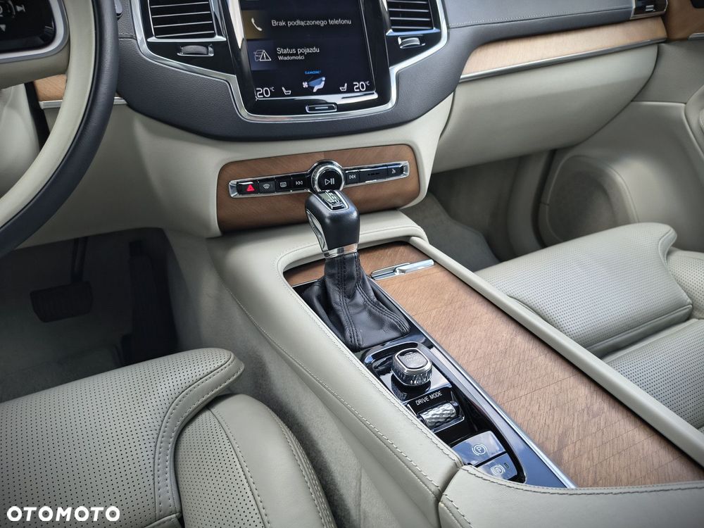 Volvo XC 90 - 31