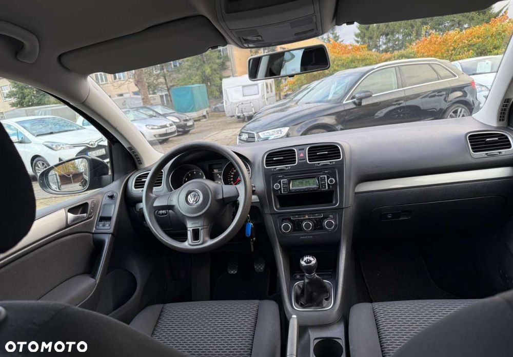 Volkswagen Golf - 25