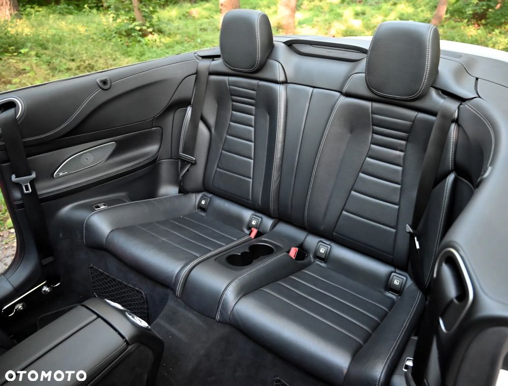 Mercedes-Benz Klasa E 220 d 9G-TRONIC AMG Line - 33