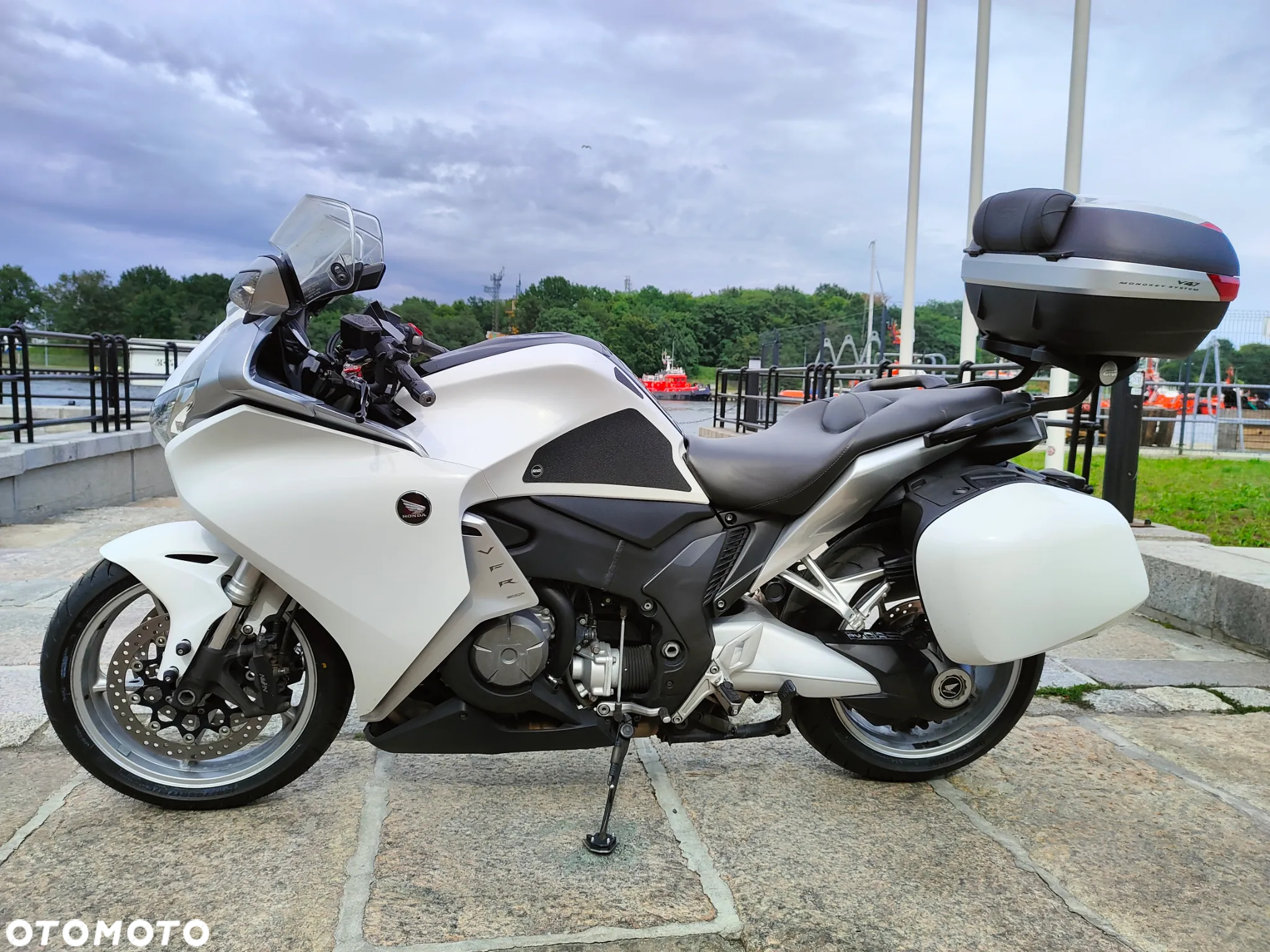 Honda VFR - 9