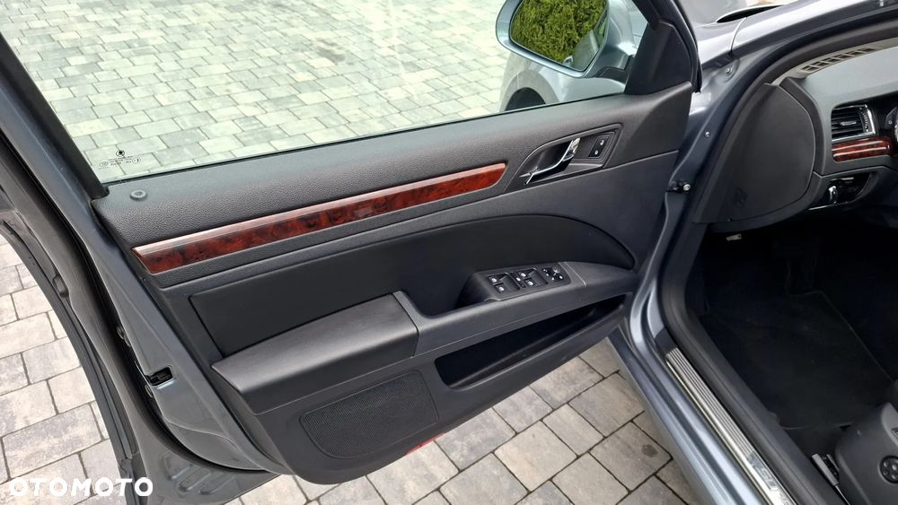 Skoda Superb 2.0 TDI Green tec DSG L&K - 11