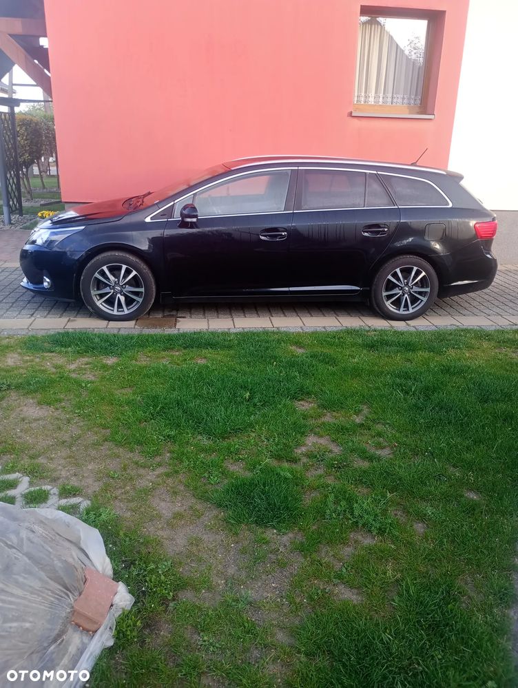 Toyota Avensis 2.0 D-4D Style - 1