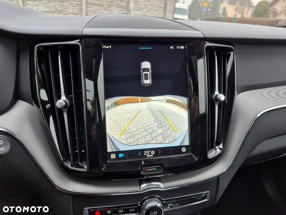 Volvo XC 60 T6 Plug-In Hybrid AWD Inscription - 18