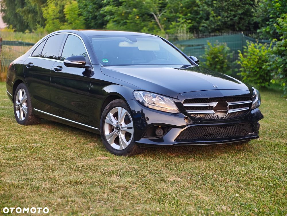 Mercedes-Benz Klasa C 180 7G-TRONIC Avantgarde - 31