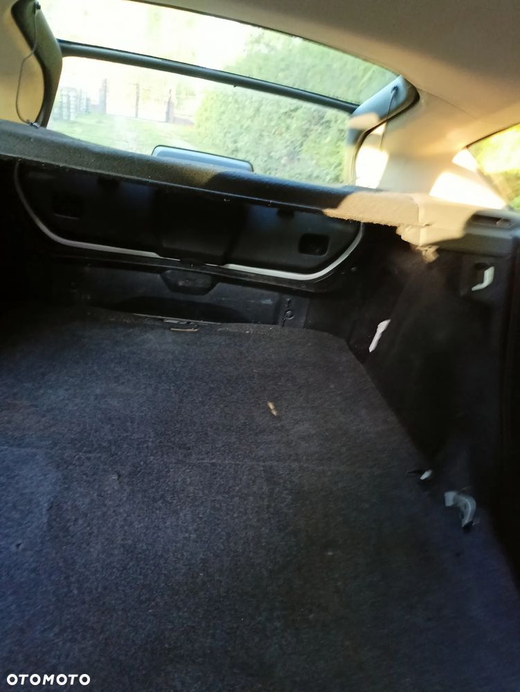 Citroën C4 HDi 90 FAP VTR - 8
