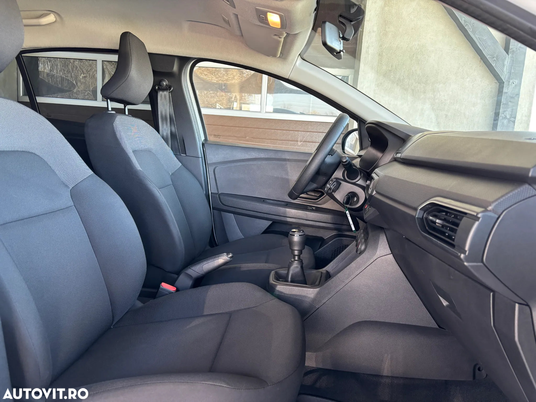Dacia Logan TCe 90 Essential - 18