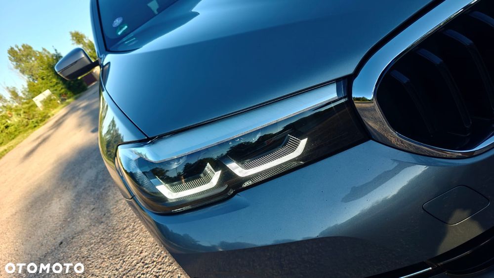 BMW Seria 5 520i Luxury Line - 11