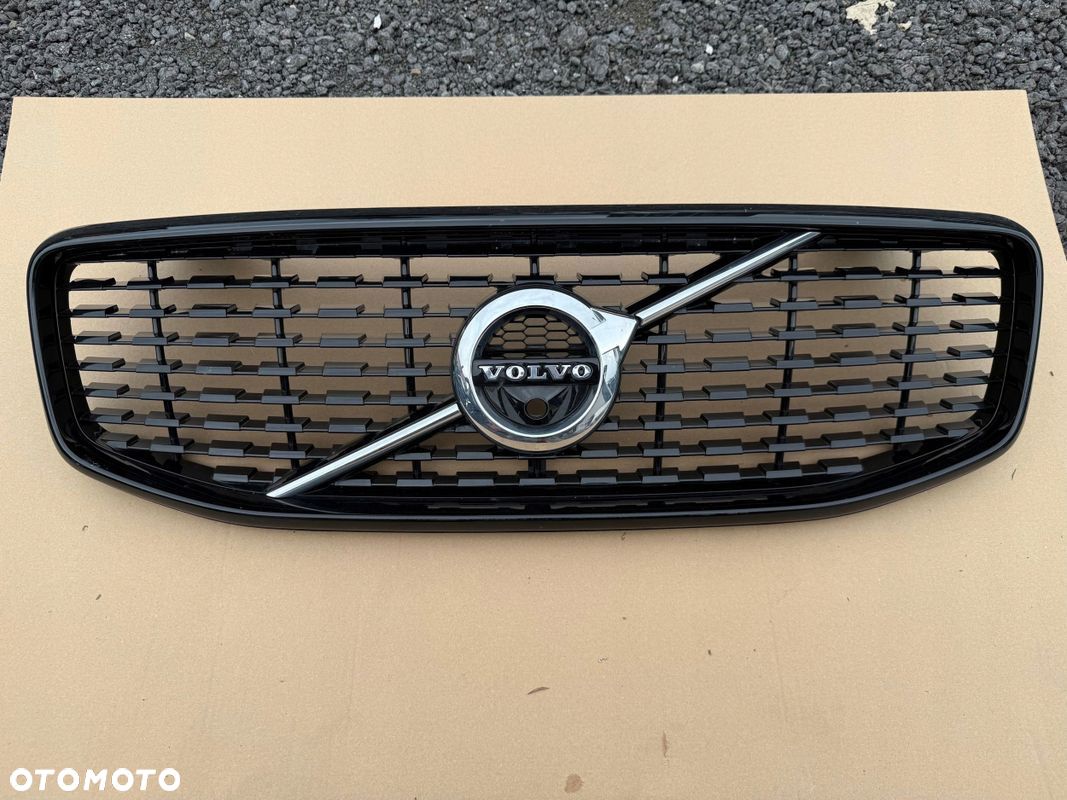 GRILL ATRAPA Volvo XC60 II R DESIGN 2017- IDEALNA ORYGINAŁ - 1