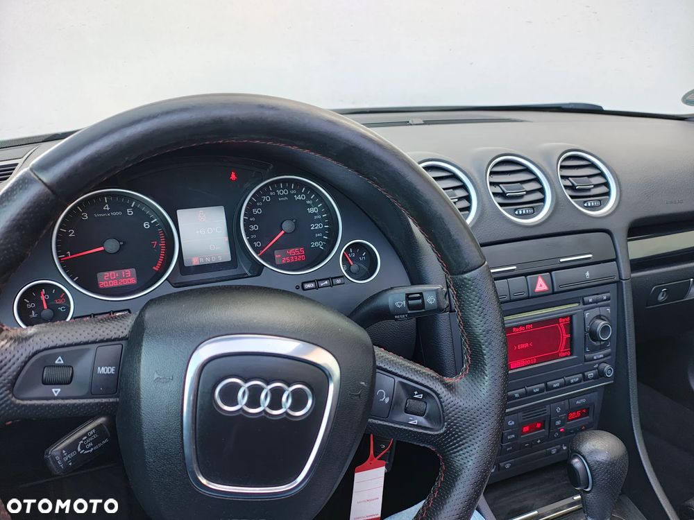 Audi A4 Cabrio 1.8 T multitronic - 32