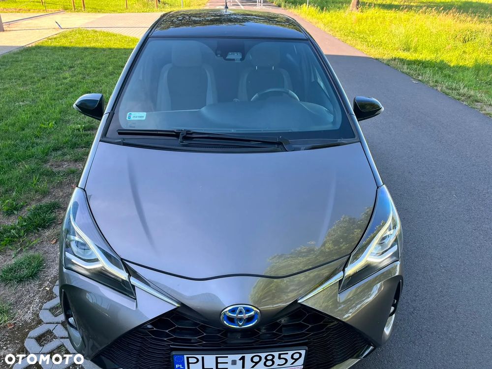 Toyota Yaris Hybrid 100 Selection Passion - 10