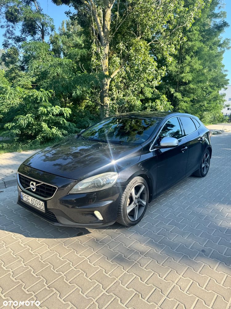 Volvo V40 D2 R-Design - 1