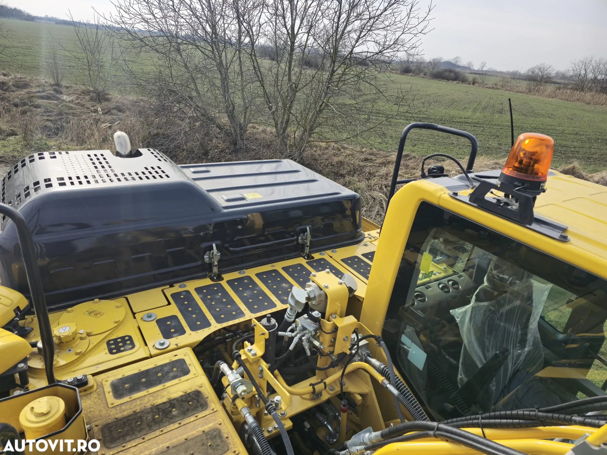 Komatsu PC210LC - 8
