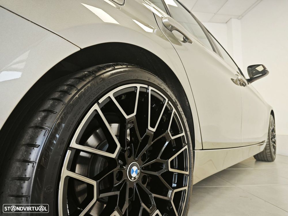BMW 318 d Touring Line Luxury - 25