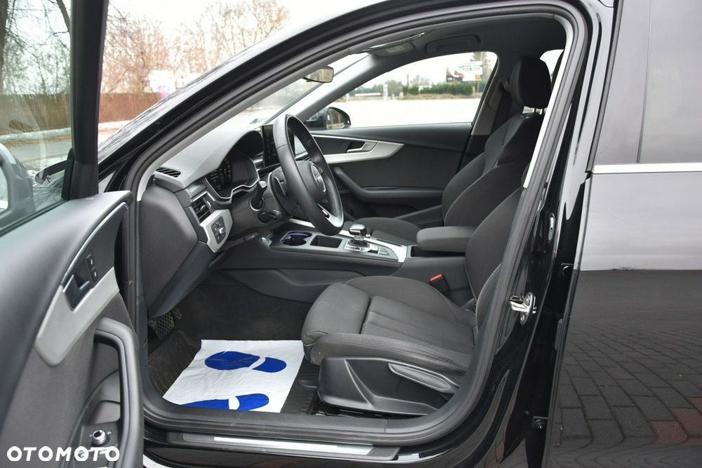 Audi A4 Limousine - 16