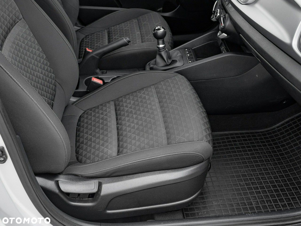 Kia Rio 1.2 M - 31