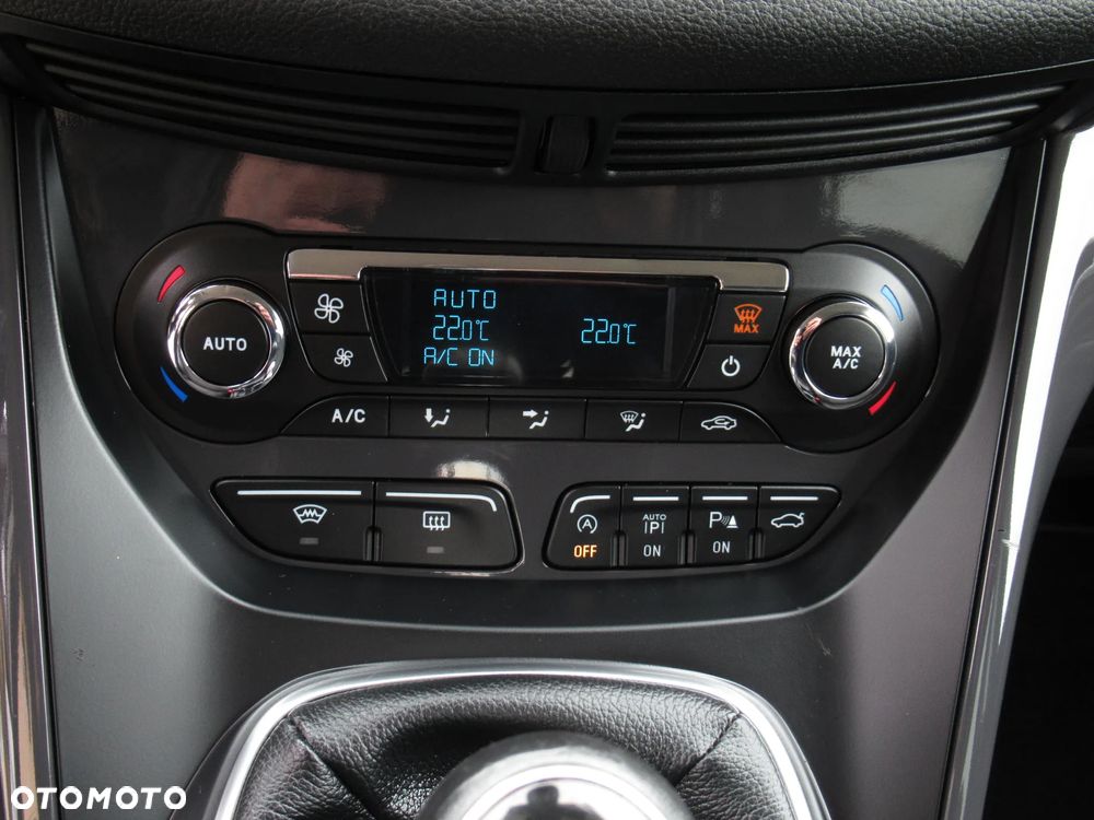 Ford Kuga 1.6 EcoBoost 2x4 Titanium - 31