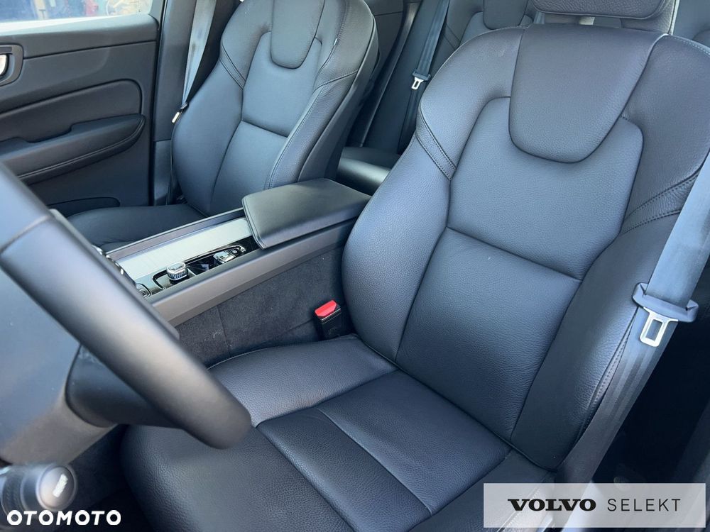 Volvo XC 60 T6 Plug-In Hybrid AWD Plus Dark - 14