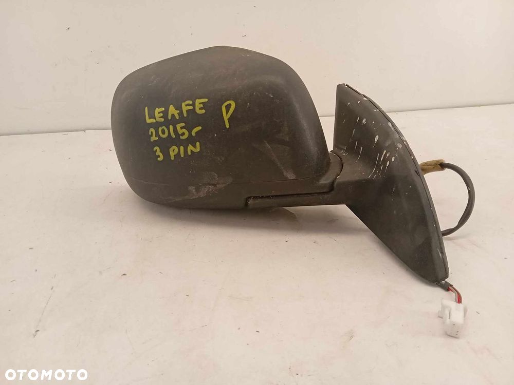 LUSTERKO PRAWE PRZEDNIE NISSAN LEAF 10-17 5 PIN - 1