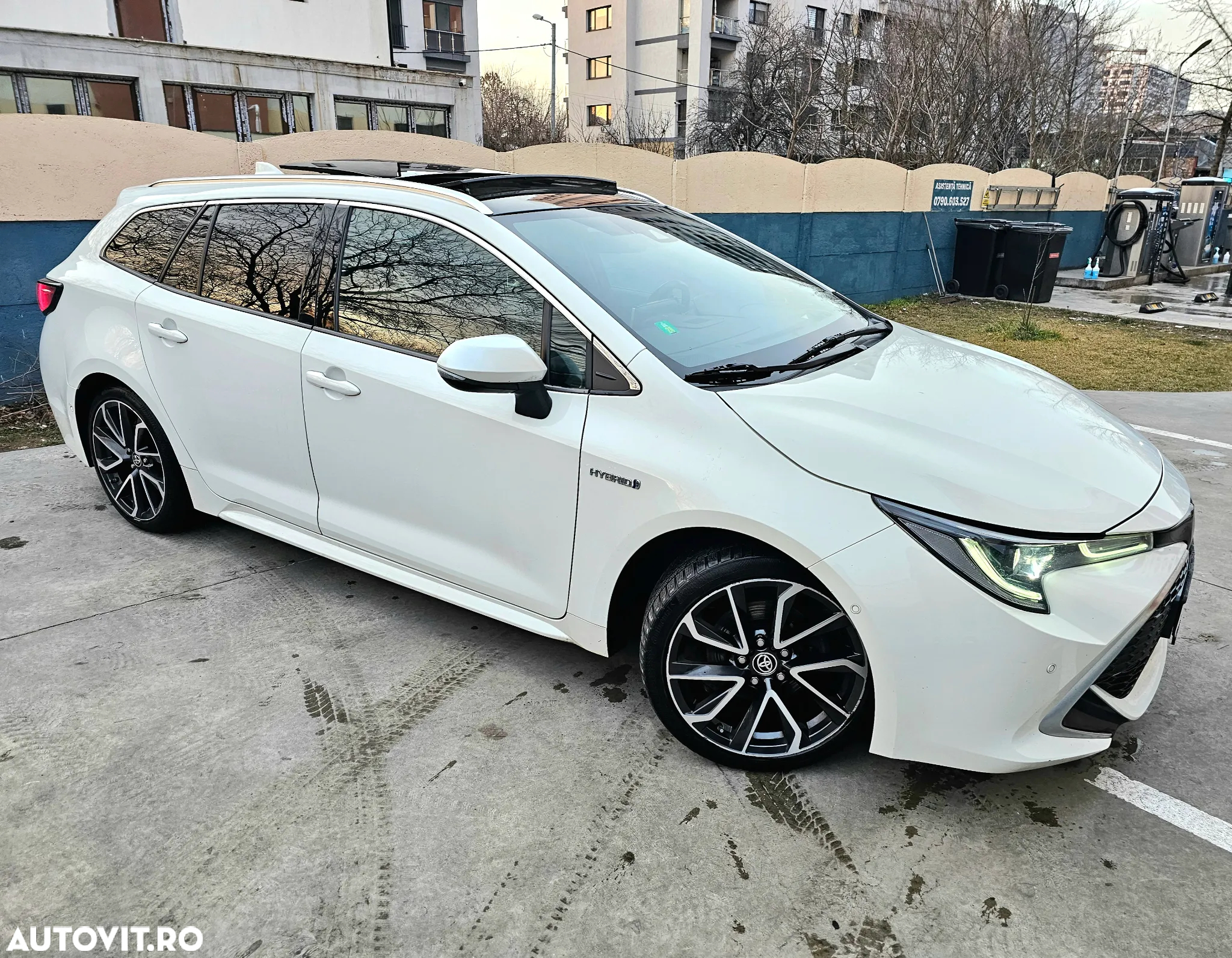 Toyota Corolla 2.0 HSD Exclusive Plus GR Sport Bi-Tone - 5