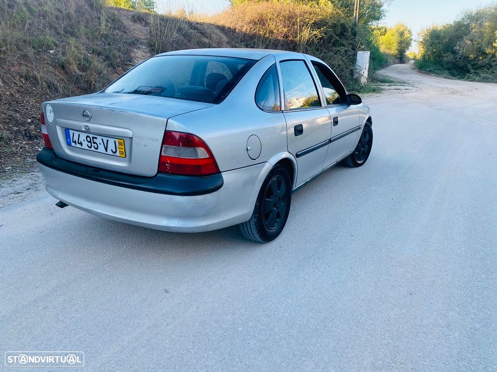 Opel Vectra 2.0 DTi 100 - 6