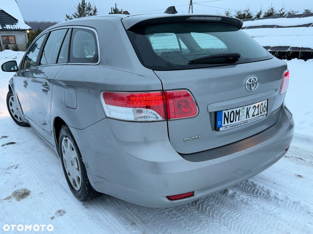 Toyota Avensis 1.8 Sol NAVI - 3