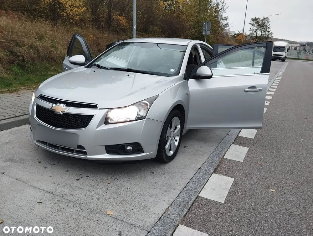 Chevrolet Cruze 1.6 LT+ - 11