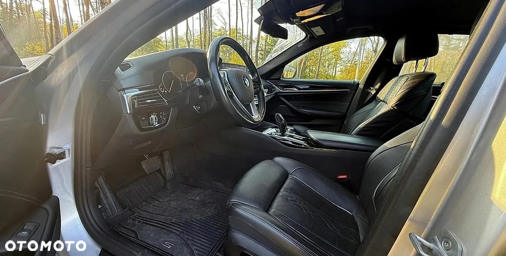 BMW Seria 5 540i xDrive Luxury Line - 9