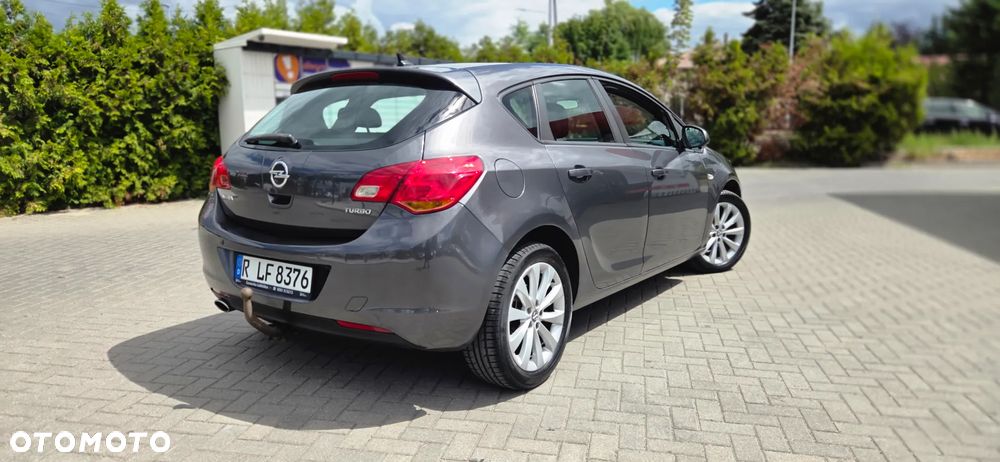 Opel Astra 1.4 Turbo 150 Jahre - 16