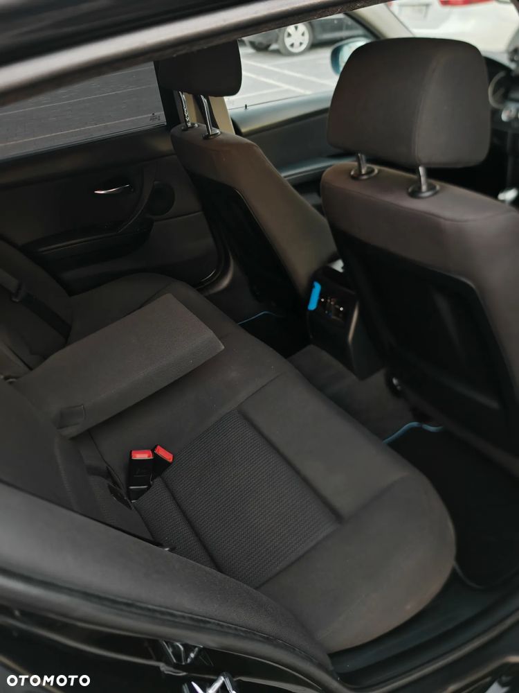 BMW Seria 3 318d - 6