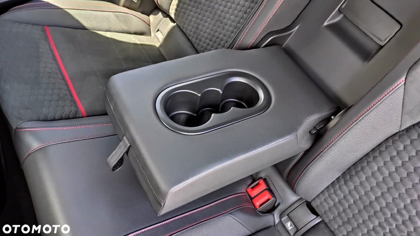 Volkswagen Golf - 34