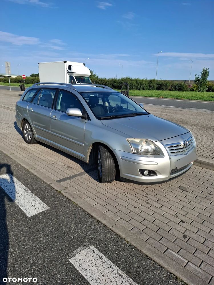 Toyota Avensis - 10