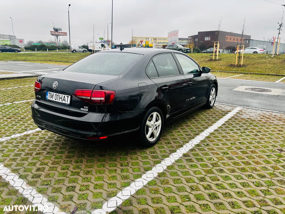 Volkswagen Jetta 2.0 TDI Comfortline - 4