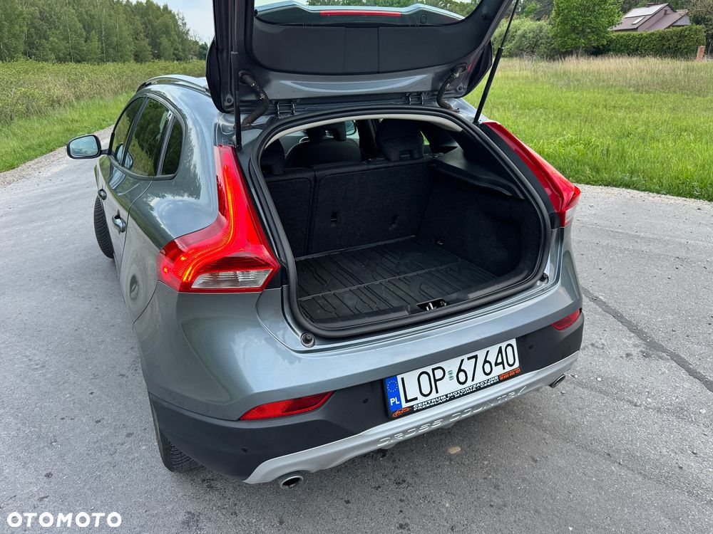 Volvo V40 D3 Momentum - 22