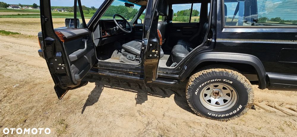 Jeep Cherokee - 12