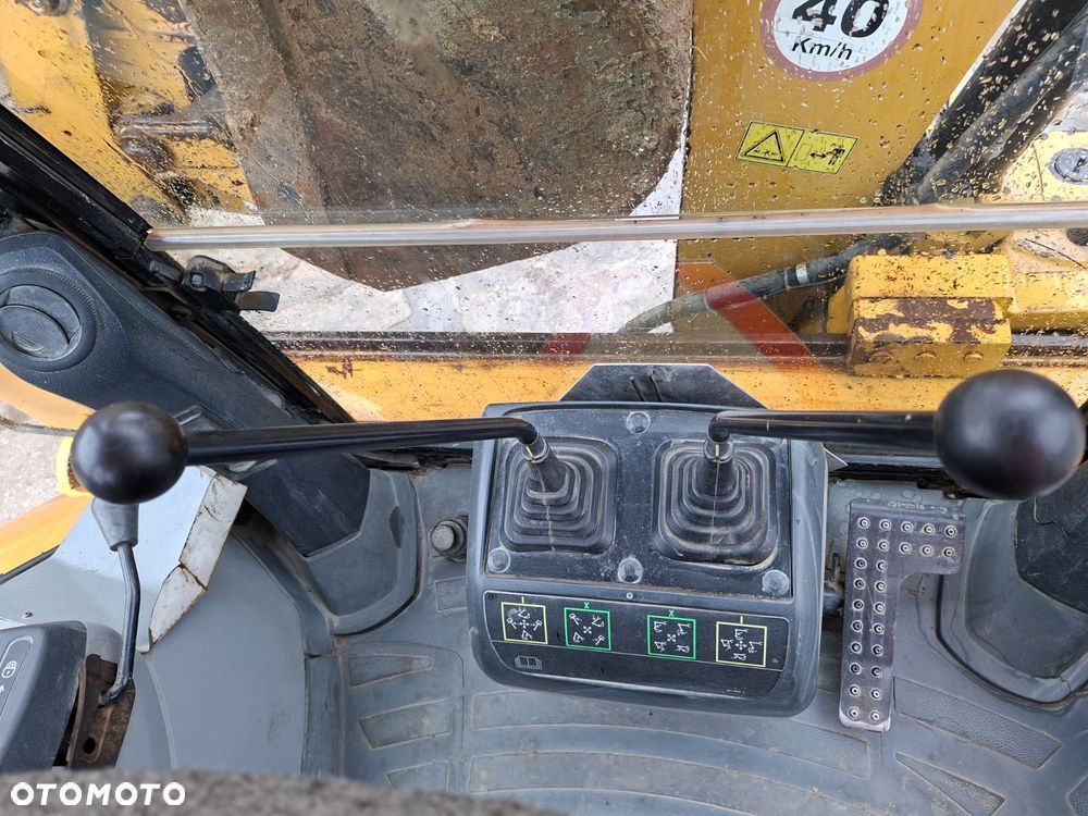 Caterpillar 429E 4X4 - 25