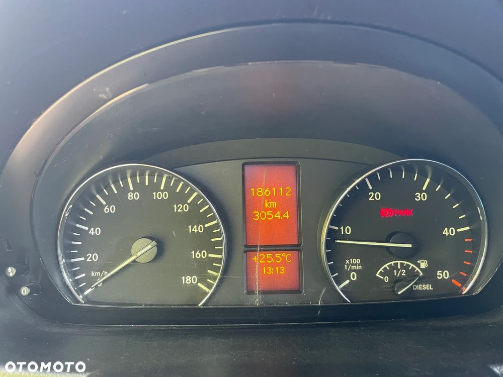 Mercedes-Benz Sprinter - 10