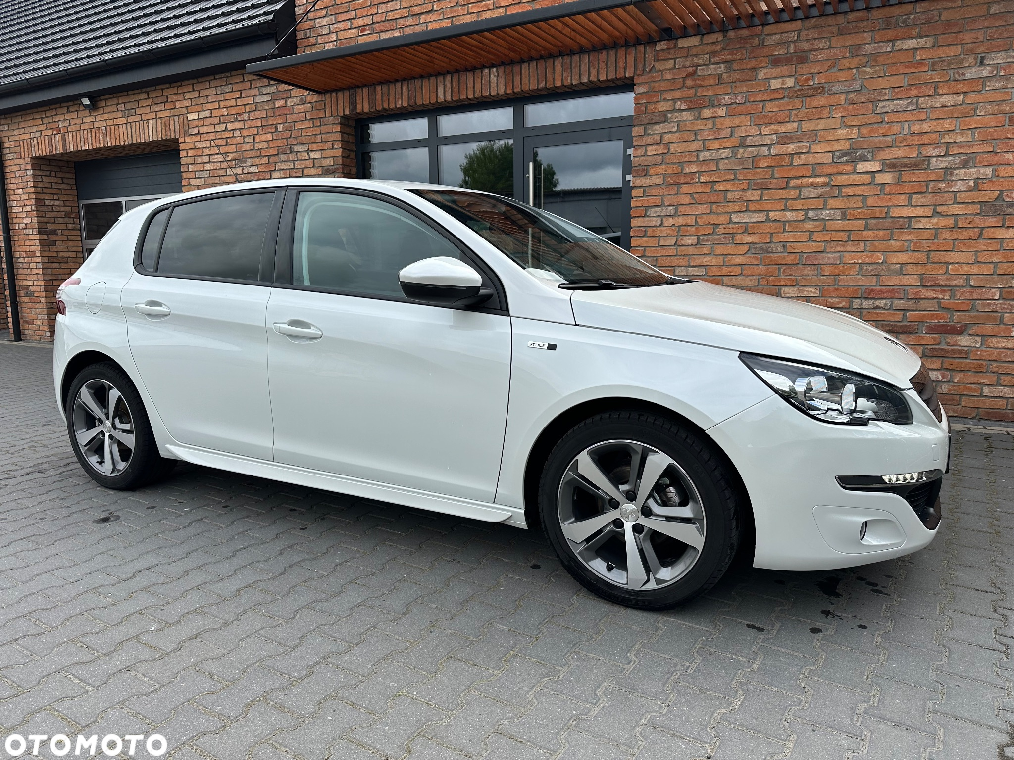 Peugeot 308 PureTech 110 Stop & Start Style - 17