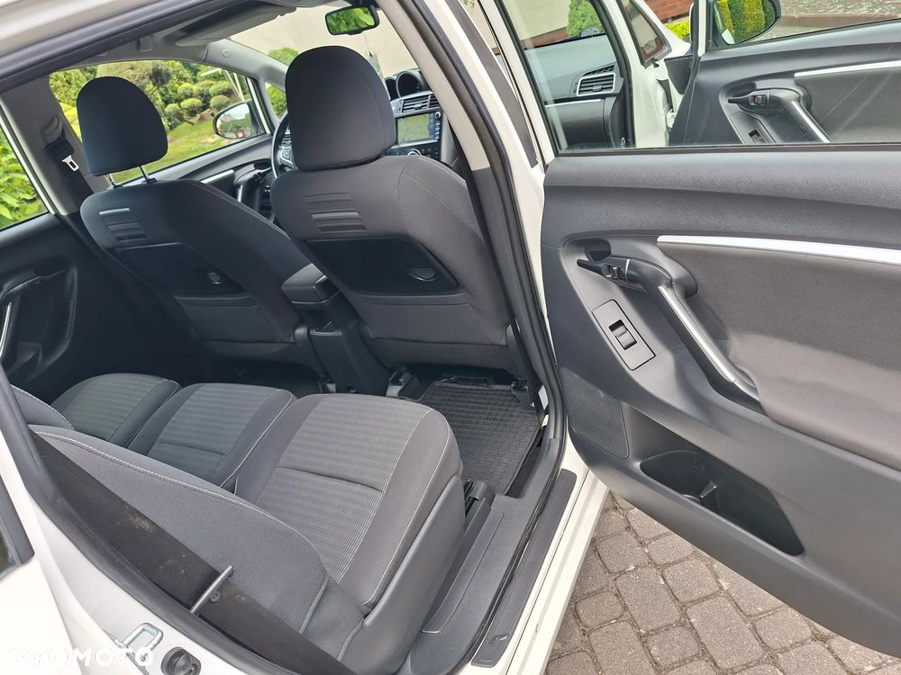 Toyota Verso 1.6 D-4D Premium - 16