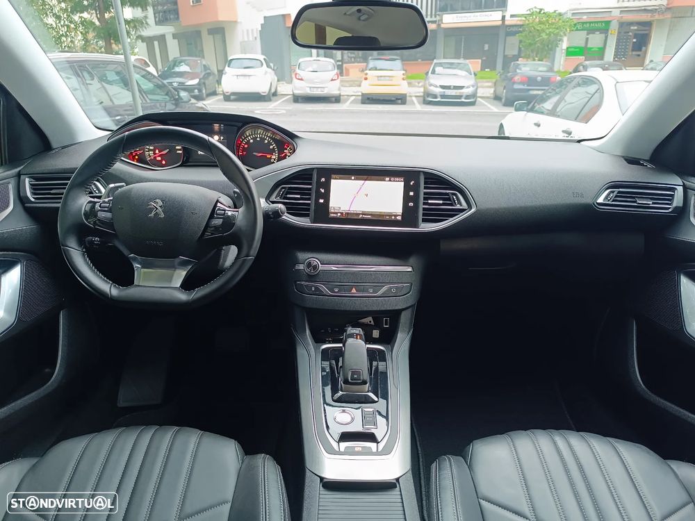 Peugeot 308 PureTech 130 EAT8 Allure - 12